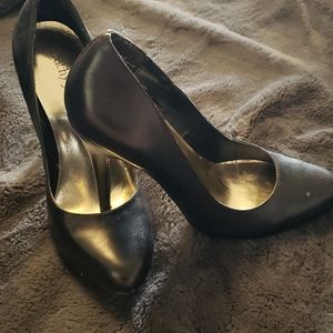 Classic black pumps